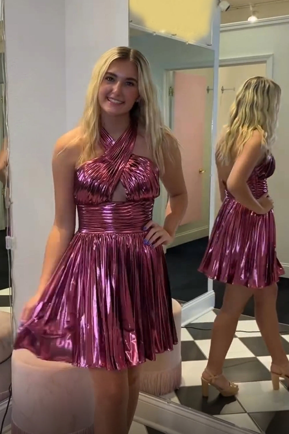 Luolandi A Line Halter Pleated Homecoming Dress Fashion Party Dress Short Graduation Dress